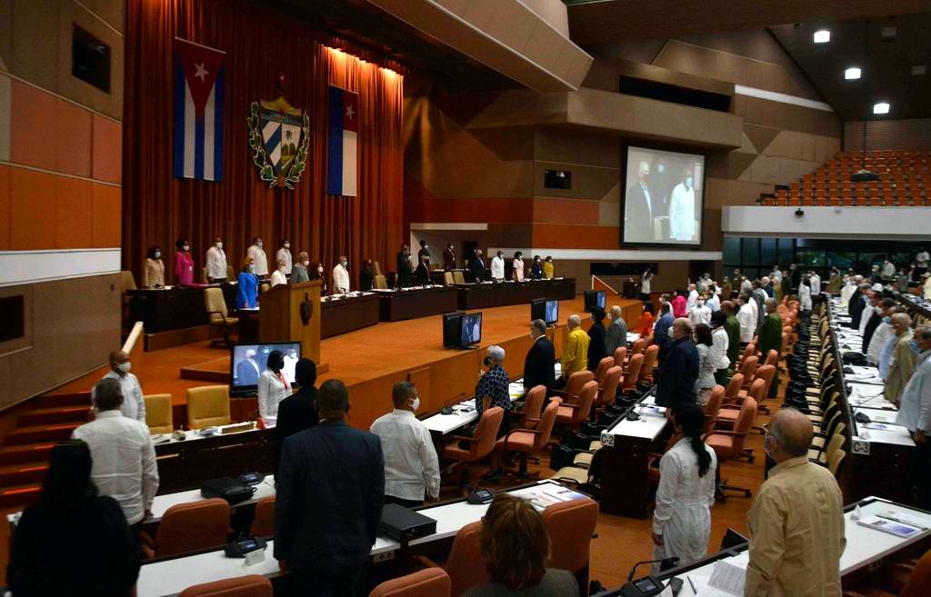 Asisten Raúl y Díaz-Canel al V Periodo Ordinario de Sesiones del Parlamento cubano