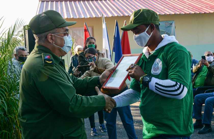 Reconocen labor de la Agricultura Urbana y Familiar en su aniversario 33 de creación 