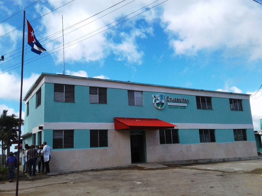 Inaugura Machado Ventura novedoso Centro de Salud de Montaña en Crucesitas