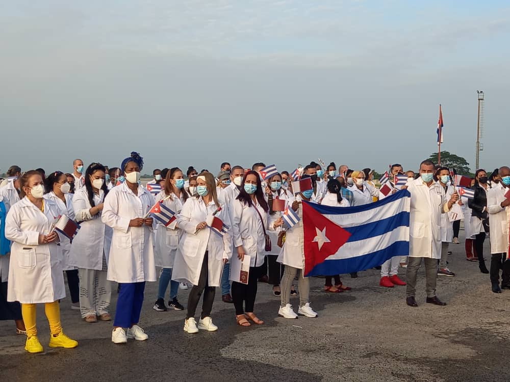 Regresa de Qatar brigada del contingente Henry Reeve que enfrentó la COVID-19