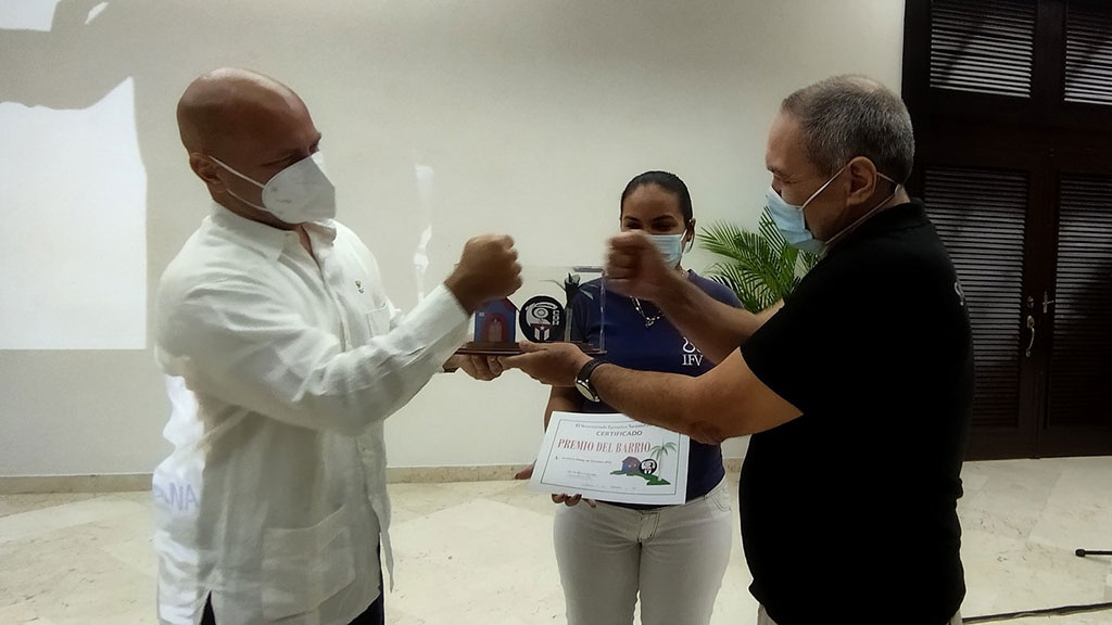 El cariño de un barrio llamado Cuba para el Instituto Finlay de Vacunas