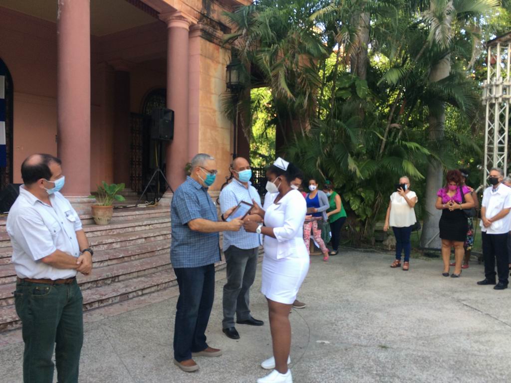 En el acto estuvieron presentes el Primer Secretario del Partido en La Habana, Luis Antonio Torres Iribar, el Gobernador de la capital, Reinaldo García Zapata