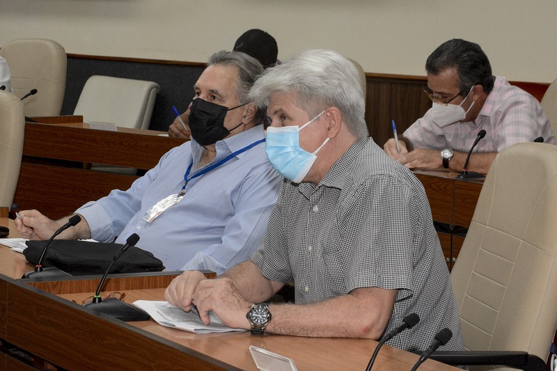 Acompañar el esfuerzo de nuestra comunidad científica frente a la COVID-19 desde la responsabilidad