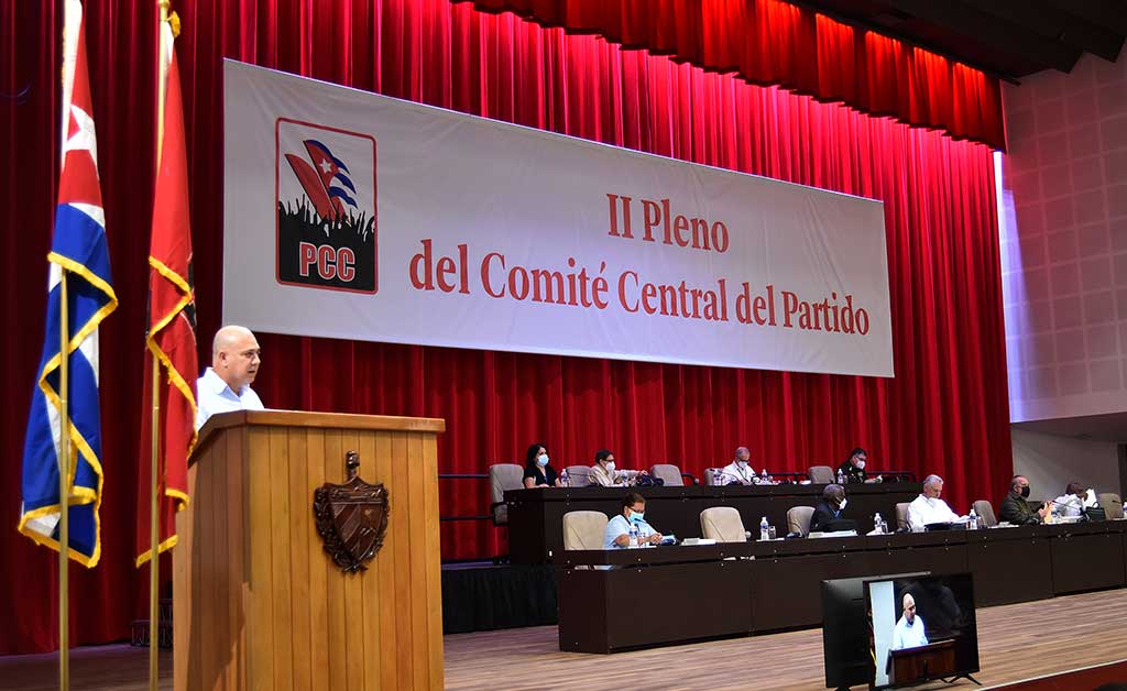 Díaz-Canel: “Que el Partido fortalezca el concepto de unidad con el pueblo”