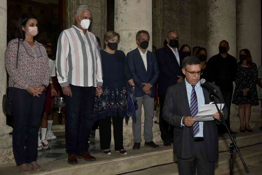 Eusebio Leal vuelve a andar La Habana