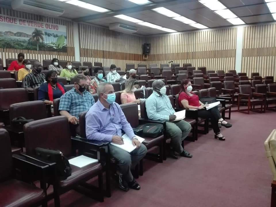 Participan diputados pinareños en la discusión de anteproyectos de leyes 