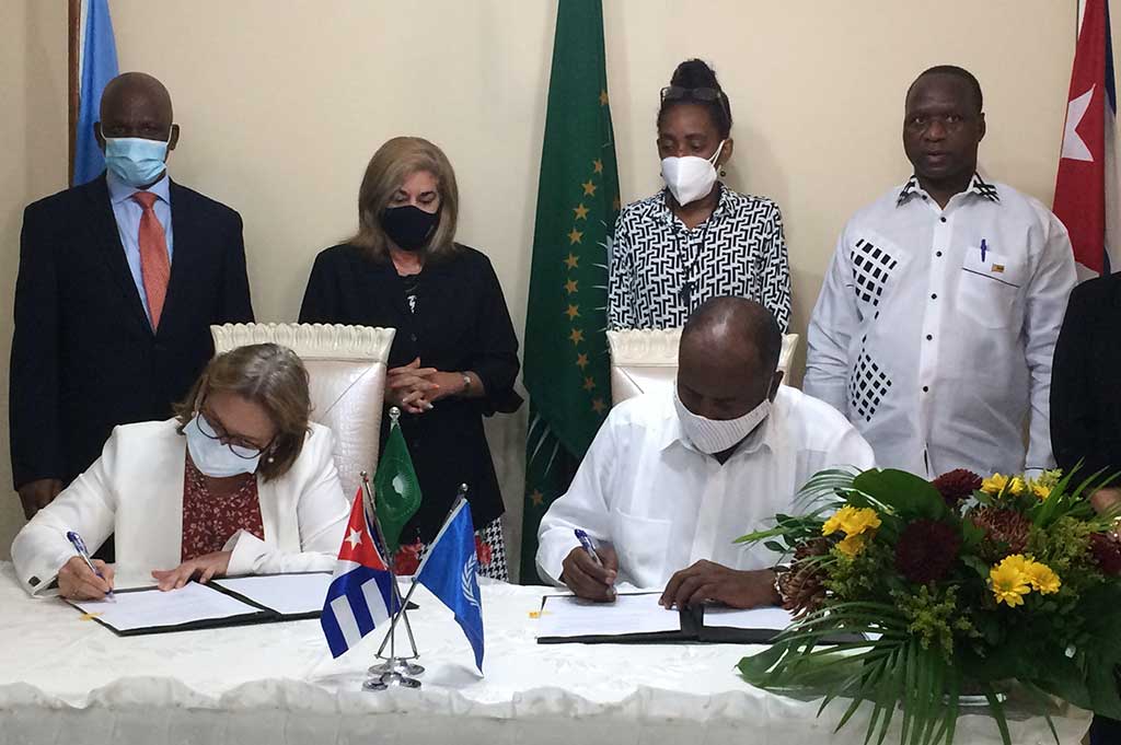 Grupo diplomático africano entrega donativo a Cuba 