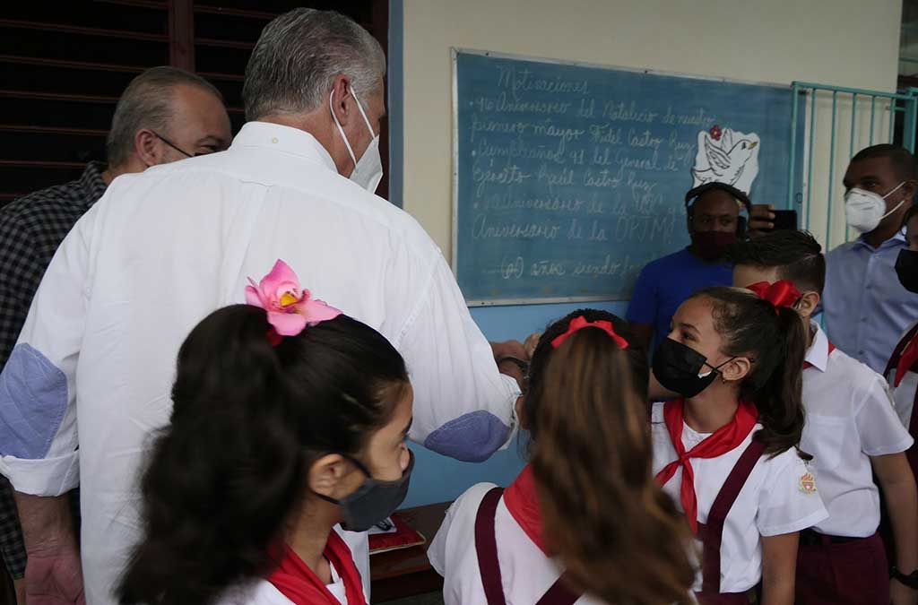 Diaz-Canel Presides ceremony of resumption of the school year for primary school