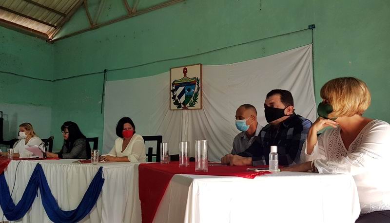 Sesión solemne de la Asamblea municipal de Esmeralda.