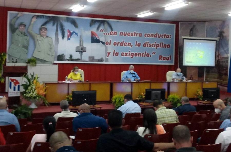 Díaz-Canel en Villa Clara: “La premisa debe ser siempre la verdad, por más dura que sea, así siempre lo hacía Fidel”