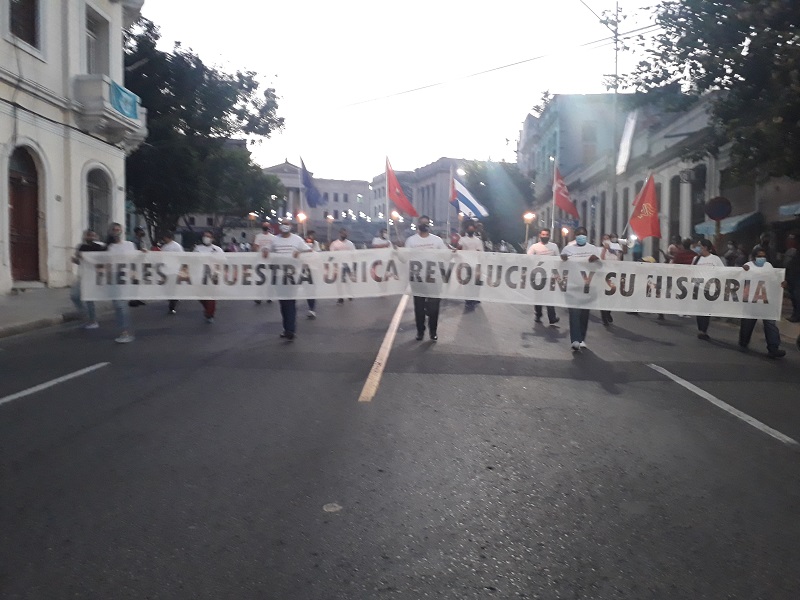 Reedición simbólica de la marcha de las antorchas para recordar a Martí