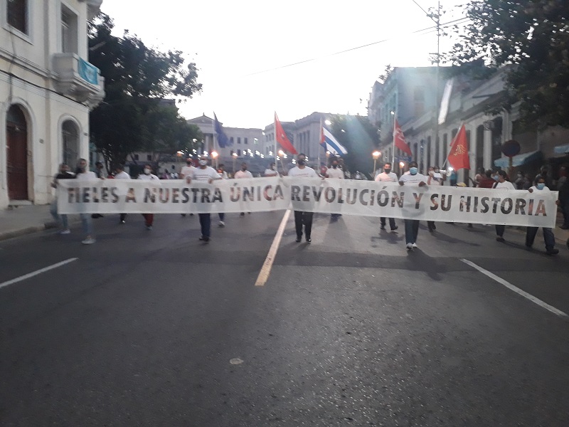 Reedición simbólica de la marcha de las antorchas para recordar a Martí Reedición simbólica de la marcha de las antorchas para recordar a Martí
