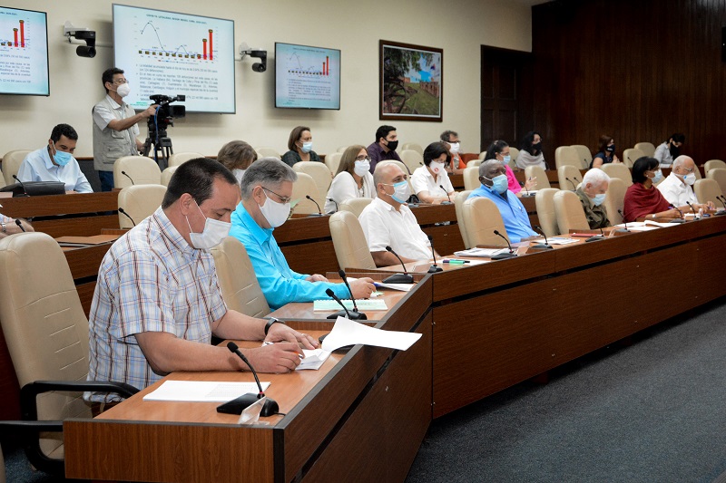 Cuba sigue perfeccionando protocolos frente a la COVID-19