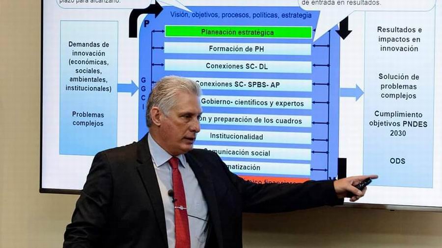 Miguel Mario Díaz-Canel Bermúdez, presidente de la República de Cuba, discutió con brillantes resultados la tesis que desde ahora lo convierte en Doctor en Ciencias Técnicas