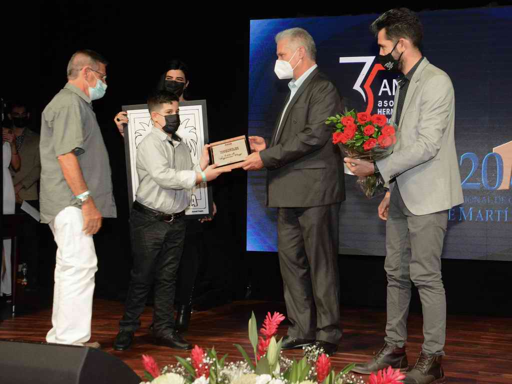 Celebran aniversarios de la AHS y la Biblioteca Nacional José Martí 