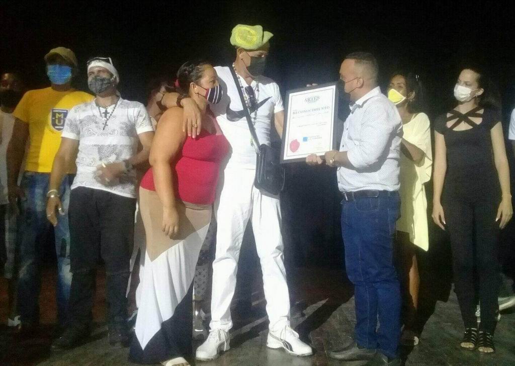 Distinguen 21 años de primera compañía folklórica de Granma