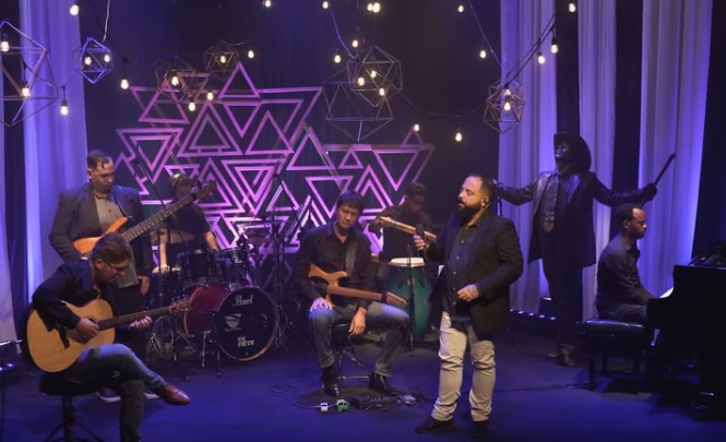 Nelson le canta a Benny “Con la misma pasión“