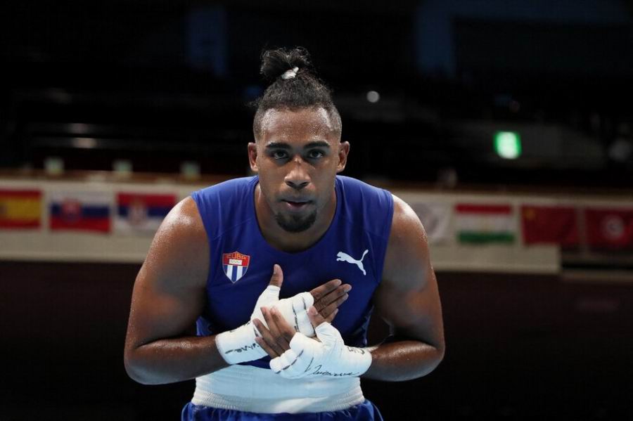 El púgil Arlen López le dio a Cuba la 5ta presea de oro en estos Juegos Olímpicos y la segunda que aporta el “buque insignia”, después de superar claramente sobre el encerado al británico Benjamín Whittaker