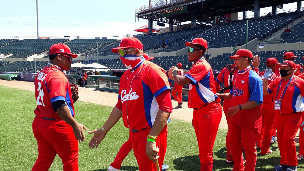 Peloteros cubanos entre el odio y las tentaciones