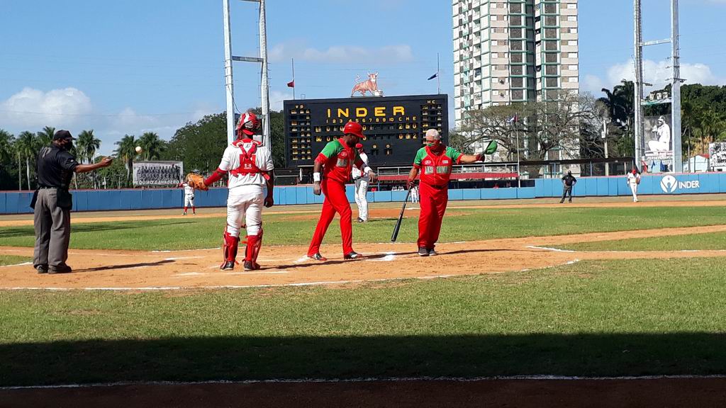 Santiago de Cuba y Las Tunas Santiago de Cuba y Las Tunas