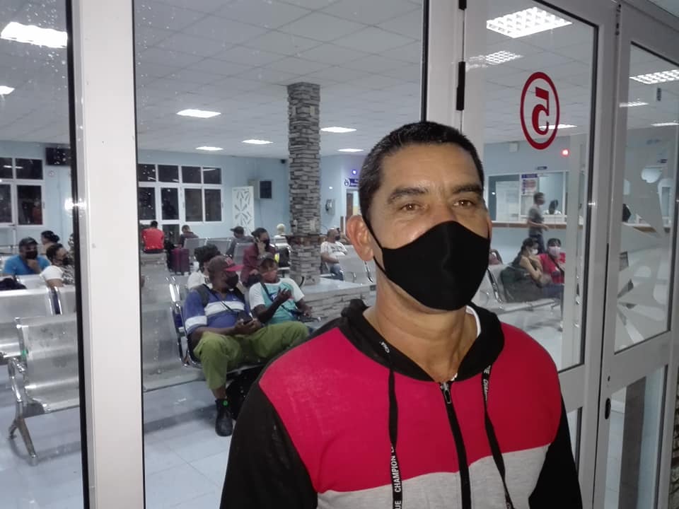 El Reinicio: La terminal de ómnibus brilla, si sus trabajadores brillan