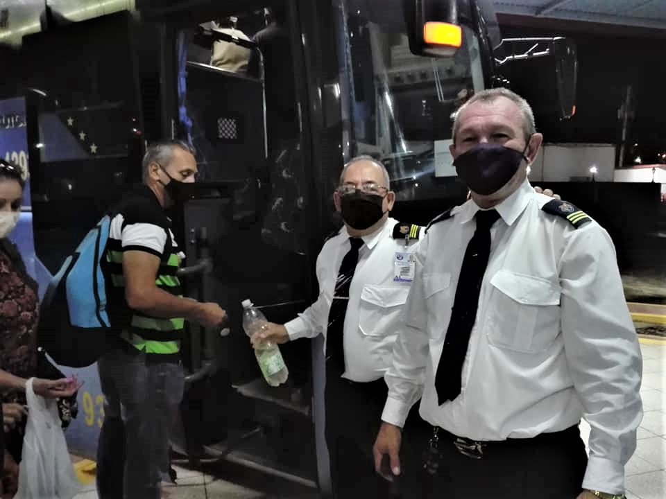 El Reinicio: La terminal de ómnibus brilla, si sus trabajadores brillan