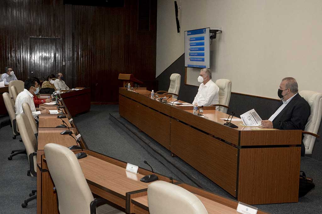 Cuba necesita avanzar en la informatización y modernización del transporte, asegura Díaz-Canel (+ Foto y Audio)