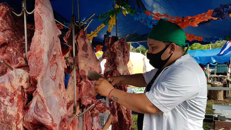 Campesinos de Camagüey comercializan carne vacuna