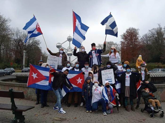  Cubanos residentes en Bélgica y amigos de Cuba. Foto: Cubaminrex 