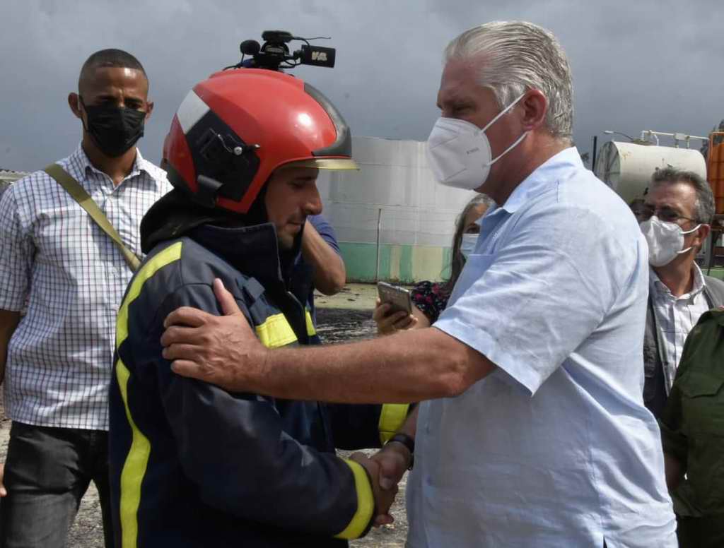 Constata Presidente cubano tendencia al control de incendio en Matanzas (+Fotos)