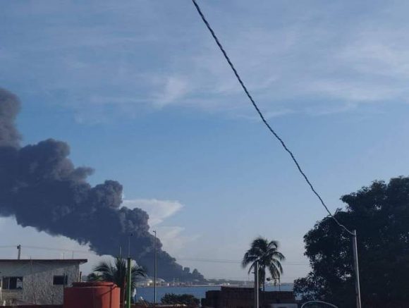 Minuto a Minuto: Incendio de gran magnitud en Matanzas (+ Fotos y Video)