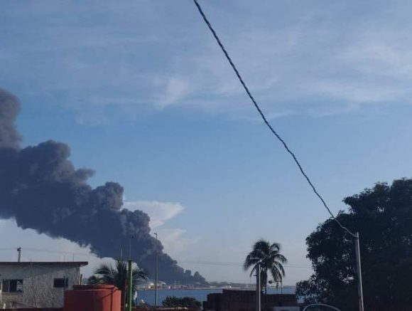 Evacuan la distribución cercana a la zona industrial de Matanzas donde ocurrió el incendio