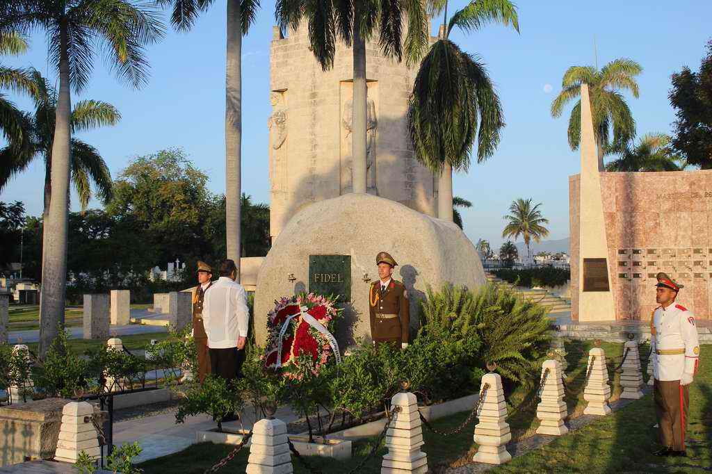 José Ramón Monteagudo Ruíz, su Primer Secretario en la provincia Santiago de Cuba y Beatriz Jhonson Urrutía Gobernadora, presidieron la conmemoración por el onomástico de nuestro inolvidable Fidel