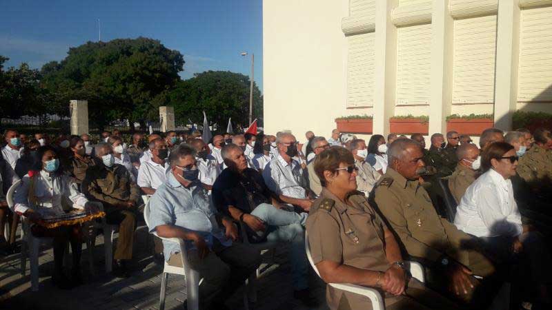 Felicita Raúl Castro al sistema de la defensa civil en su Aniversario 60