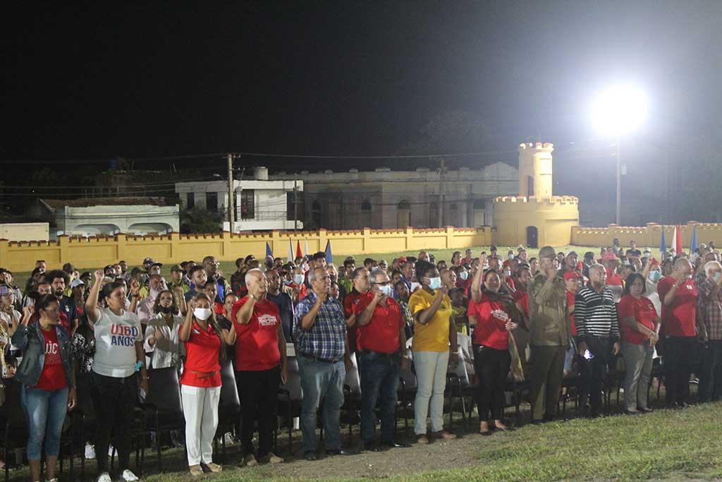 Tributo a la clarinada moncadista.