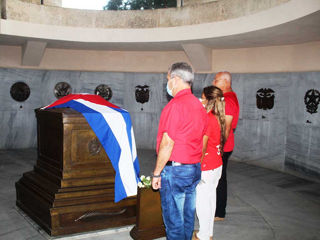 Homenaje a Martí