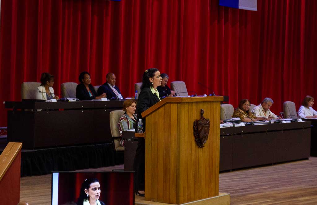 Fiscalía General de la República rinde cuentas ante Parlamento cubano