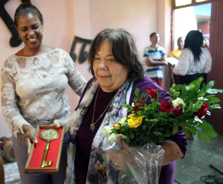 Otorgan Llave de Santiago de Cuba a Corina Mestre