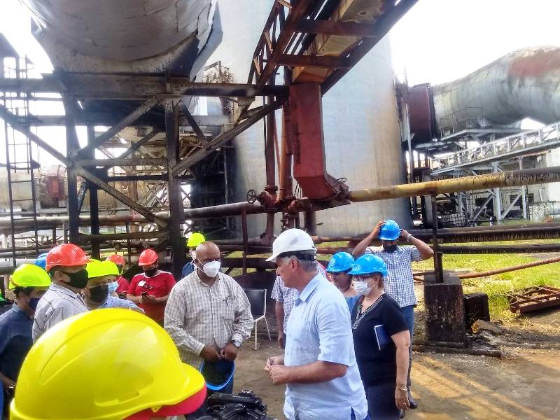 Reconoce Presidente cubano consagración de los trabajadores de la Termoeléctrica de Nuevitas