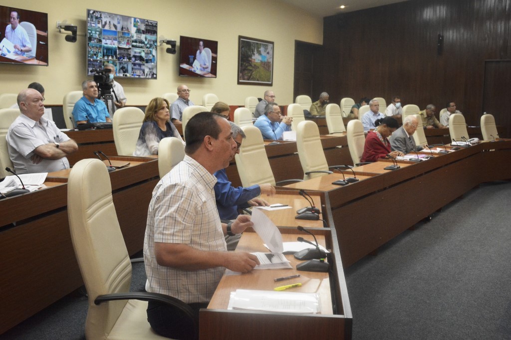 El ministro de Salud Pública brinda alentadores datos sobre la situación de la Covid en Cuba