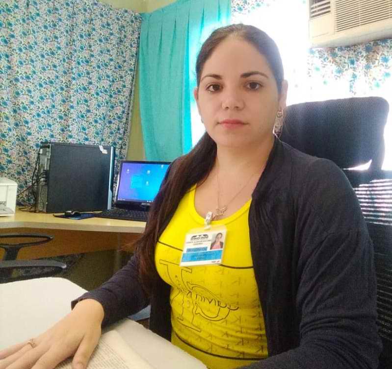 Directora Provincial de la Vivienda Teresita Roldán Fumero 