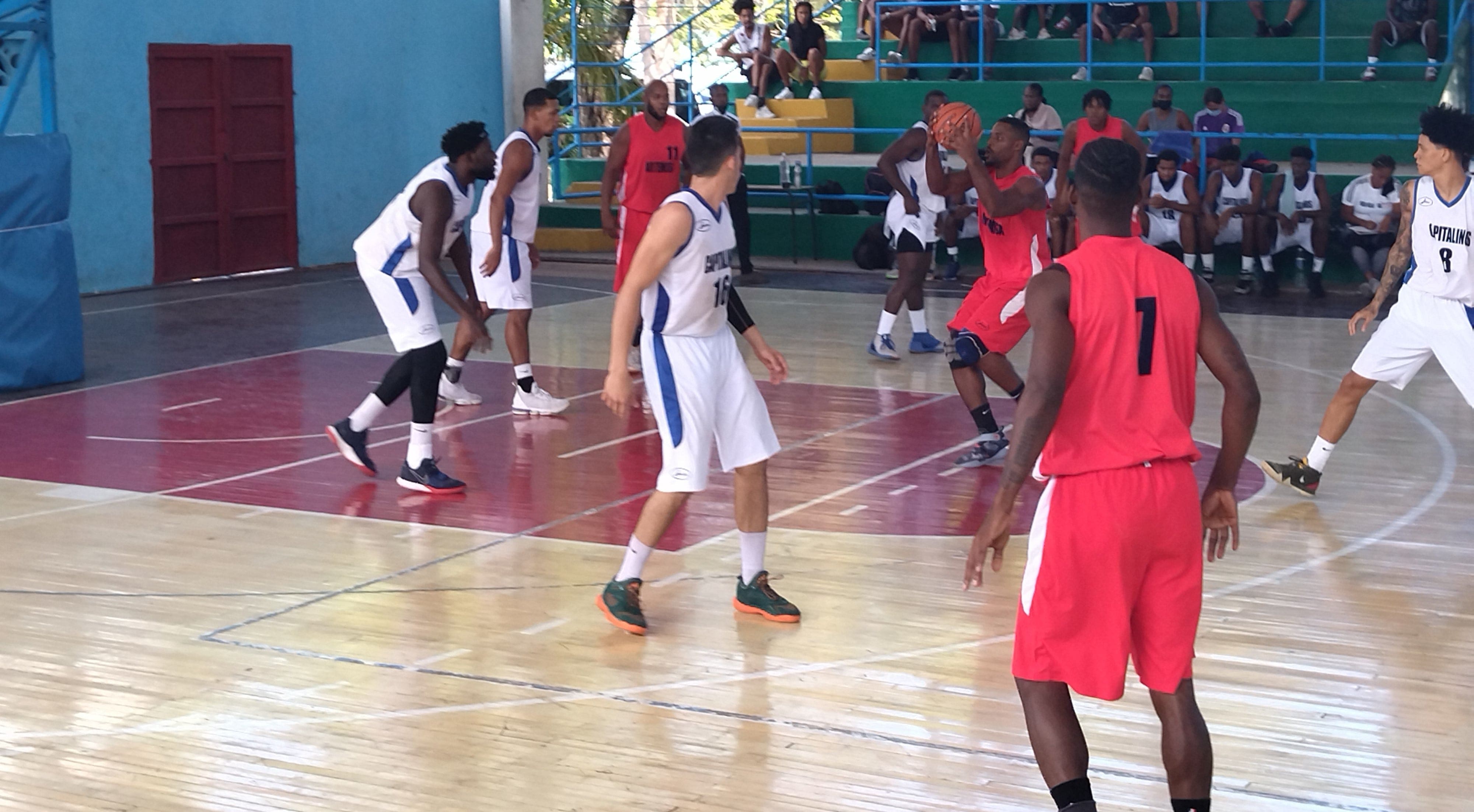 Eduardo Moya: “Hay talento en el baloncesto cubano”
