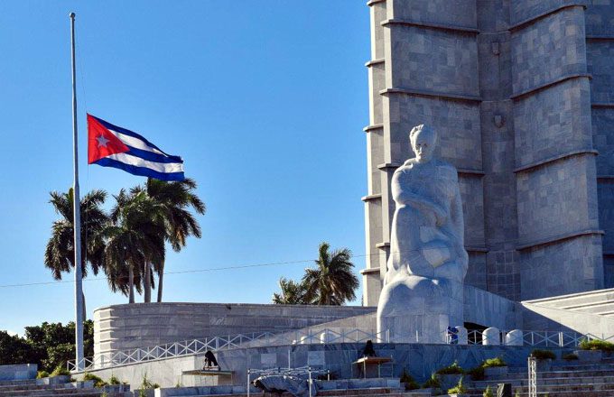 Decreta presidente de la República duelo oficial en Cuba