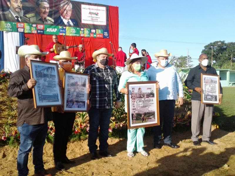 Celebran en Cienfuegos Día del Campesino cubano 