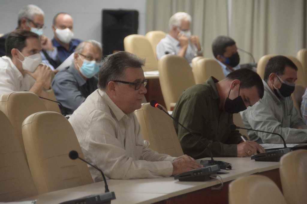 El Presidente Miguel Díaz-Canel Bermúdez, durante un nuevo intercambio con directivos y empresarios de varios sectores del país