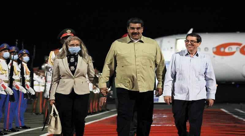 Bruno Rodríguez, ministro de Relaciones Exteriores de Cuba, recibió a Nicolás Maduro, a su llegada a La Habana con motivo de la XXI Cumbre del ALBA-TCP, a celebrarse hoy en esta capital