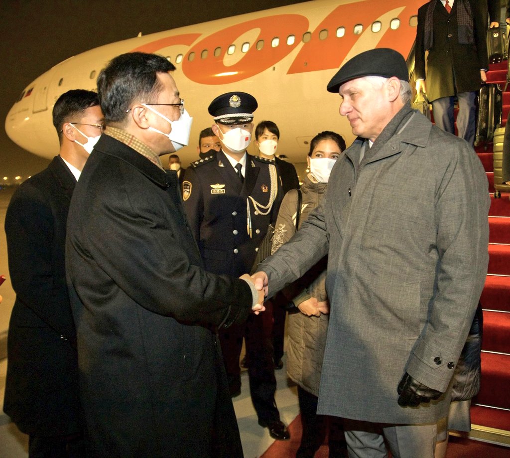 Presidente cubano inicia visita oficial a la República Popular China