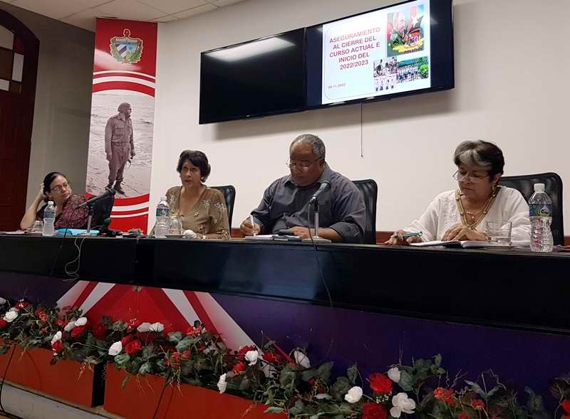 A las puertas del nuevo curso escolar, chequea Ministra de Educación preparativos en Camagüey