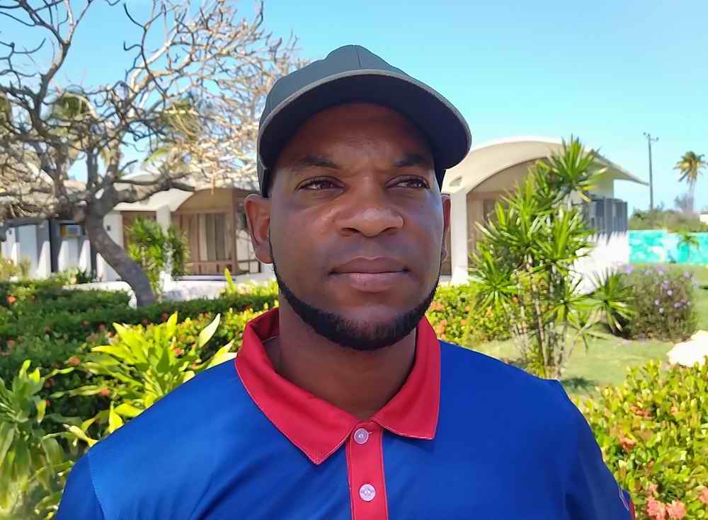 Softbolistas cubanos iniciarán travesía a Auckland