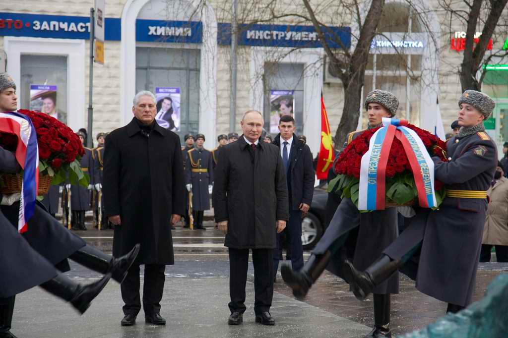 Díaz-Canel y Vladimir Putin rinden homenaje a Fidel en Moscú (+ Audio)